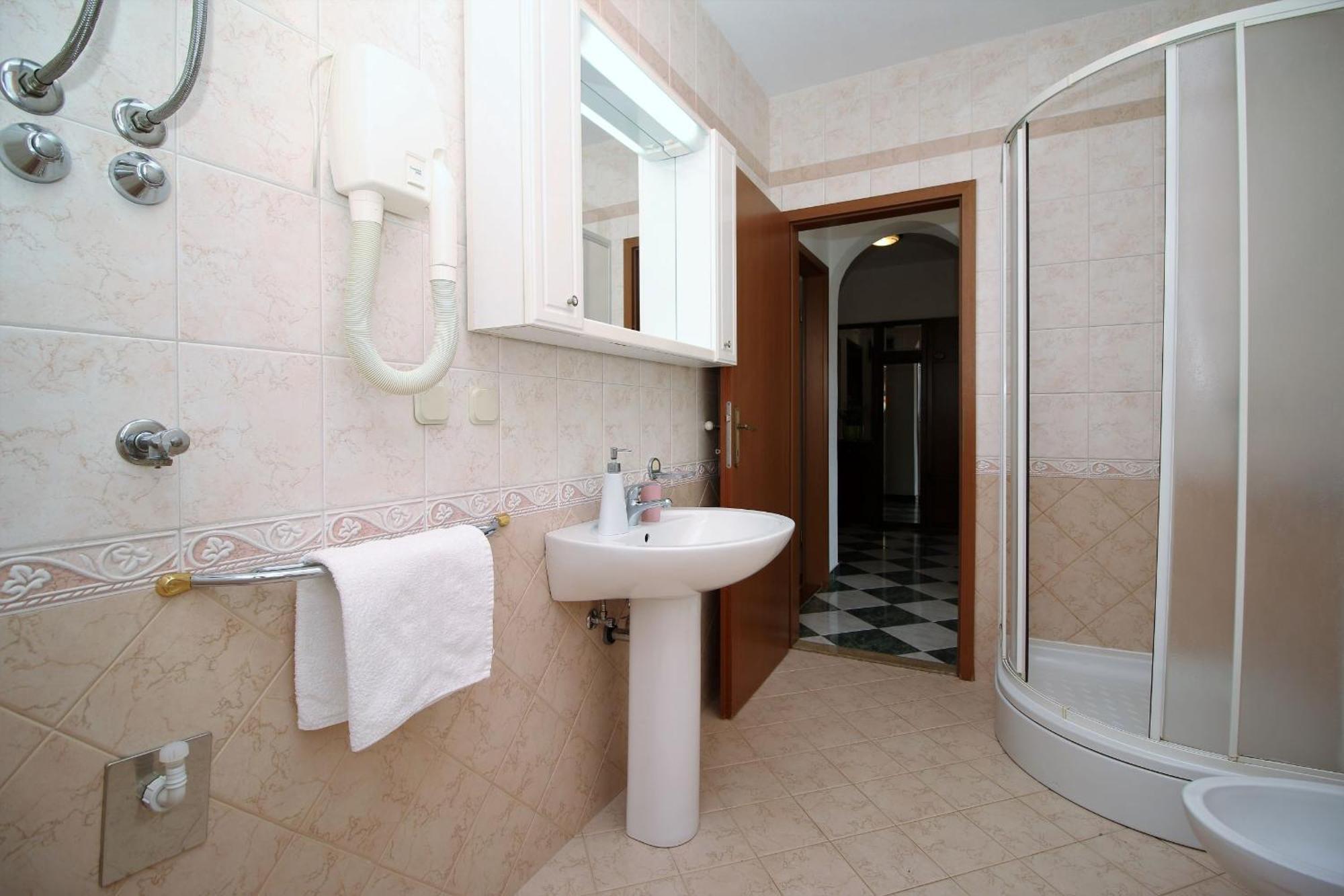 Apartments With A Parking Space Rabac, Labin - 7429 Εξωτερικό φωτογραφία
